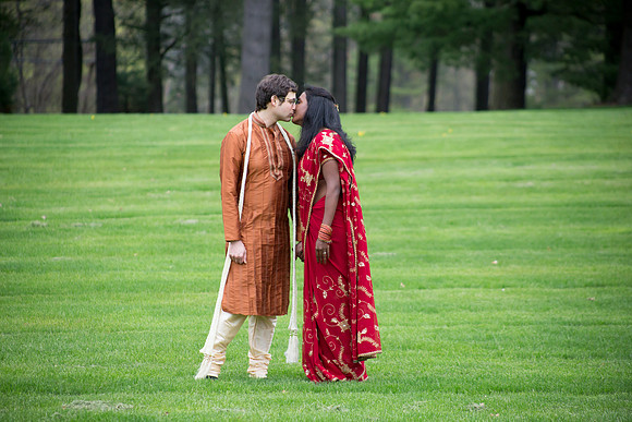 Spring Engagement Photo - Vanderbilt Mansion