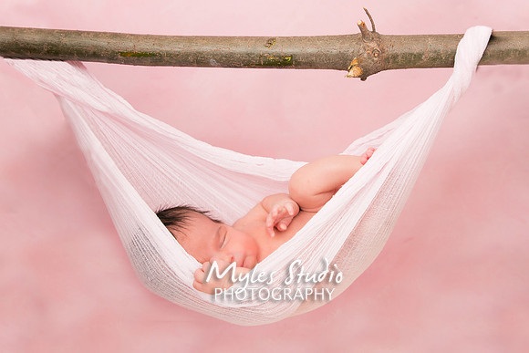 Newborn Portrait by Myles Studio Photography -129