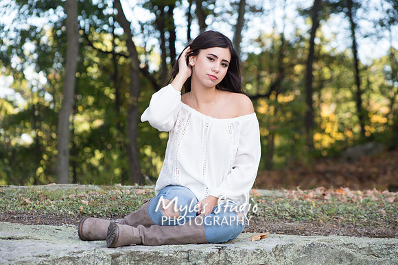 Girls Senior Portrait - Cluett-Schantz Memorial Park